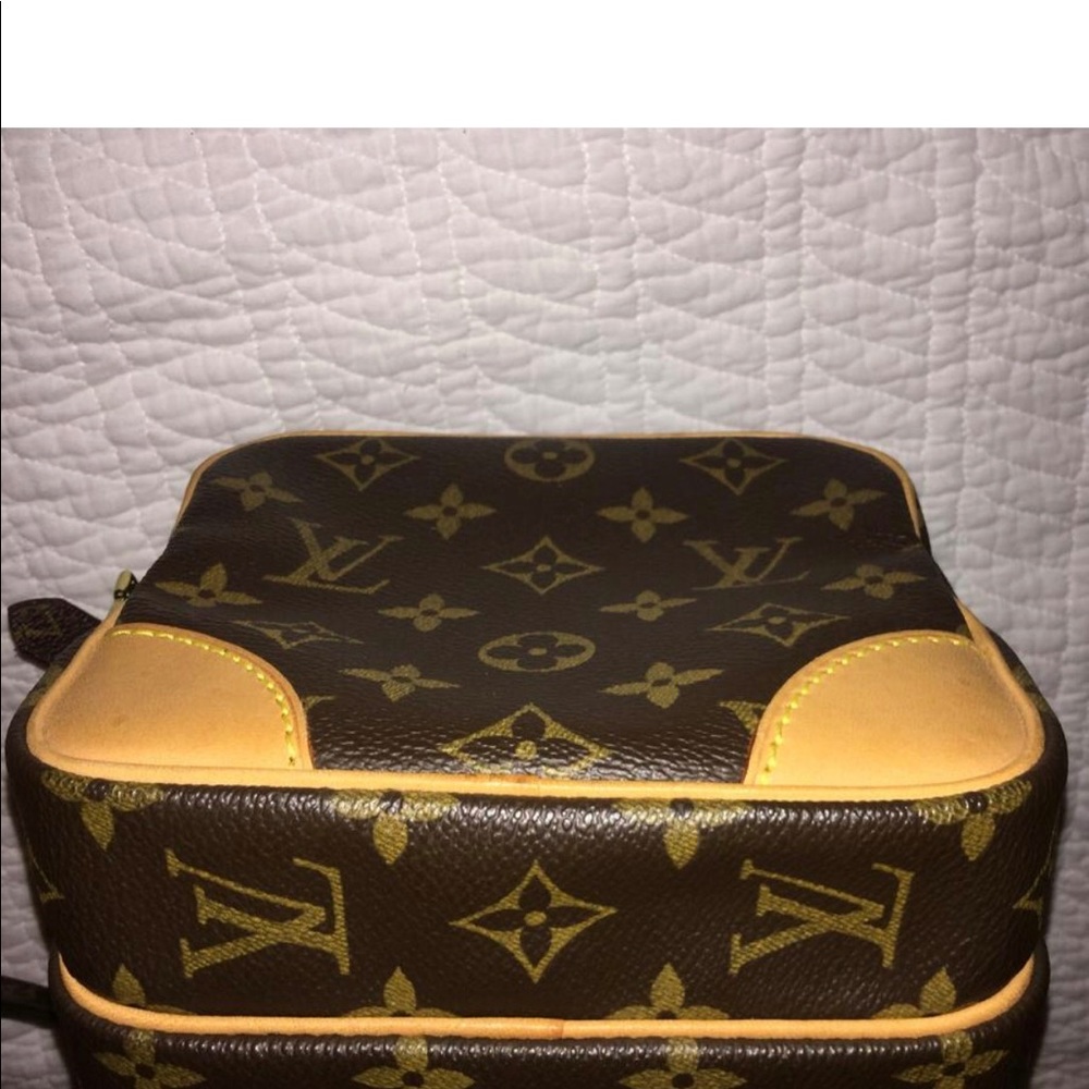 100% Louis Vuitton